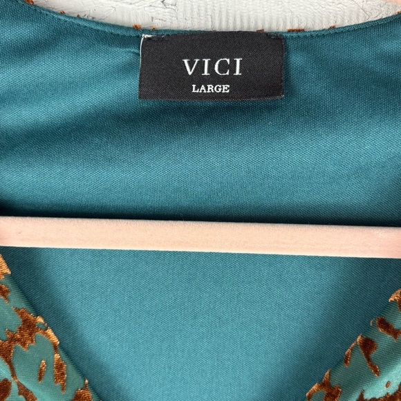 Vici Blue Bell Sleeve Velvet Bronze Animal Print Oversized Blouse Sz Large - Picture 9 of 9